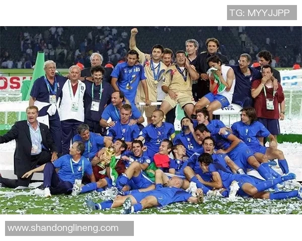 世界杯足球明星的辉煌历程与他们对足球的热爱与奉献